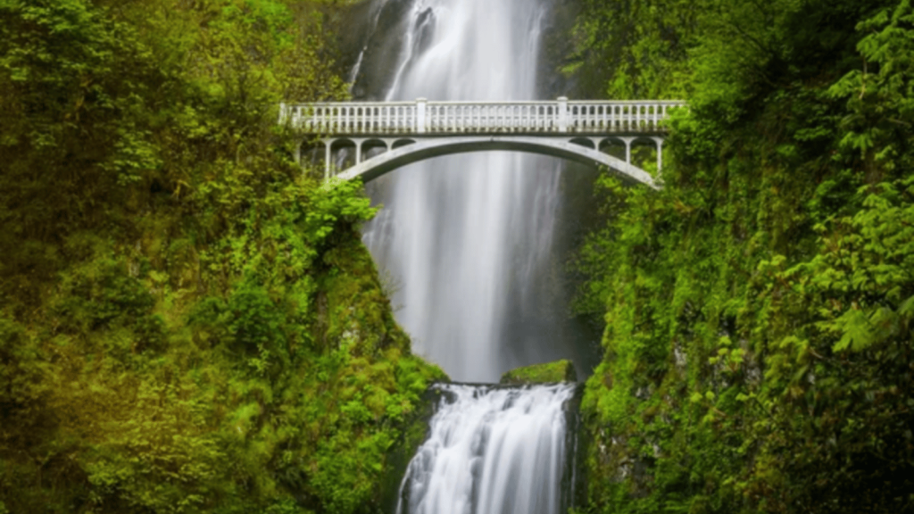 Multnomah Falls, Columbia River Gorge (Oregon)