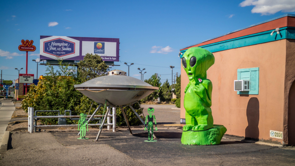 Explore the Alien-Themed Town of Roswell, New Mexico